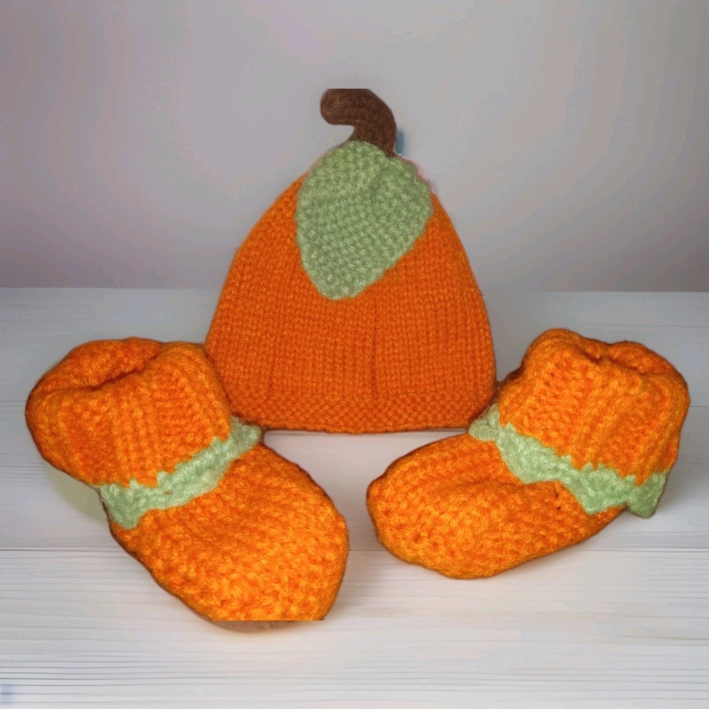 Baby Pumpkin Autumn Hat and Sock Booties 0-6 months Little Me Cute Fall Gift